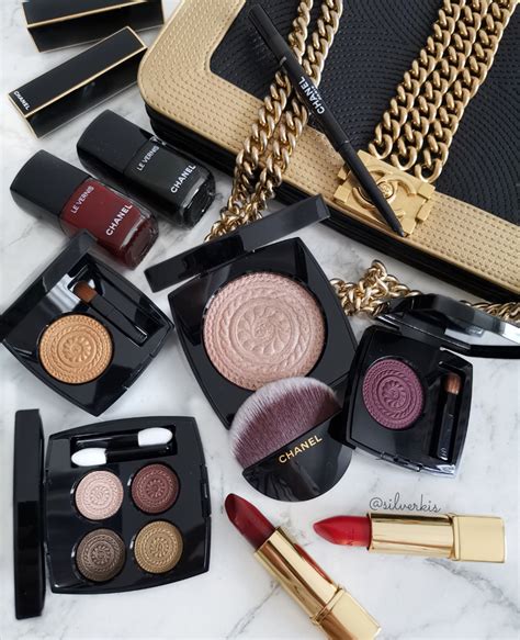 chanel les ornements|Chanel Holiday 2019 Makeup Collection .